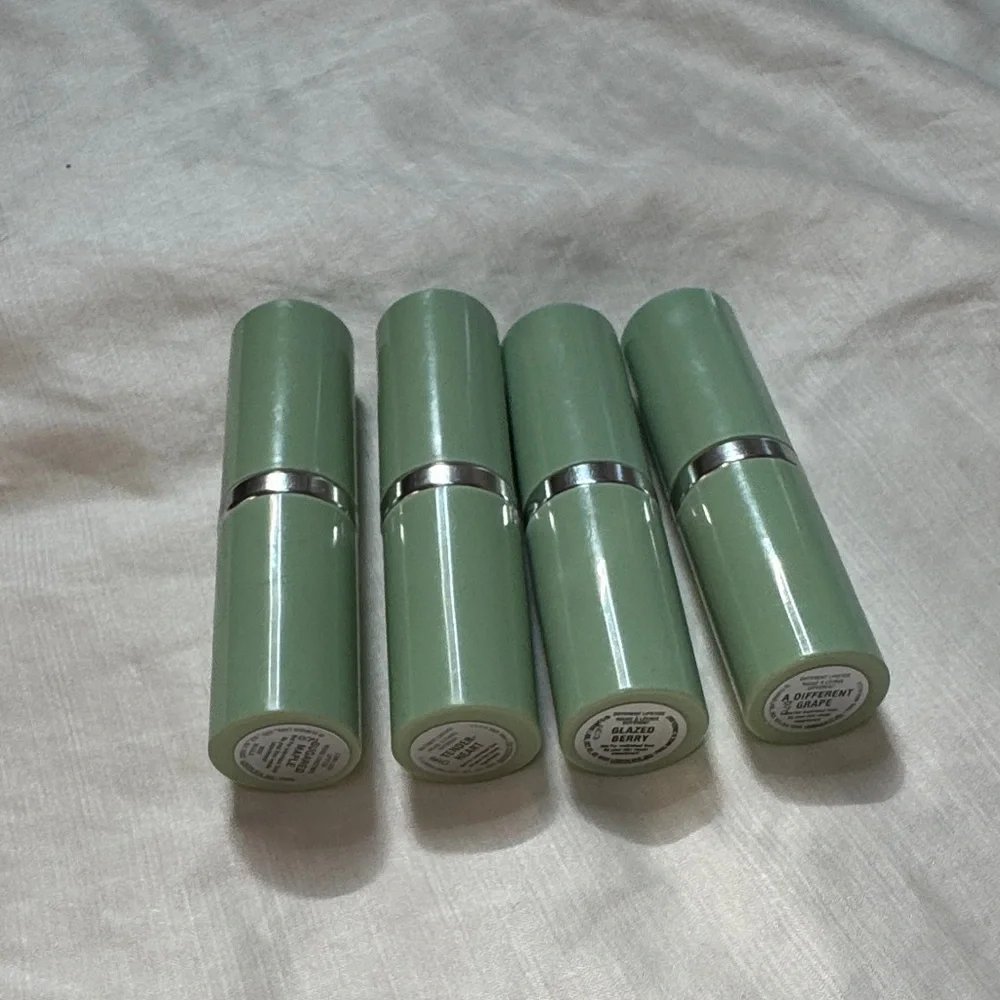 New Clinique Lipsticks - Picture 2 of 4